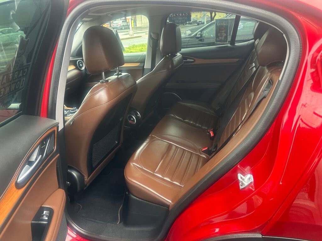 Used 2019 Alfa Romeo Stelvio Ti Lusso w/ Quick Order Package 22X Lusso image 9