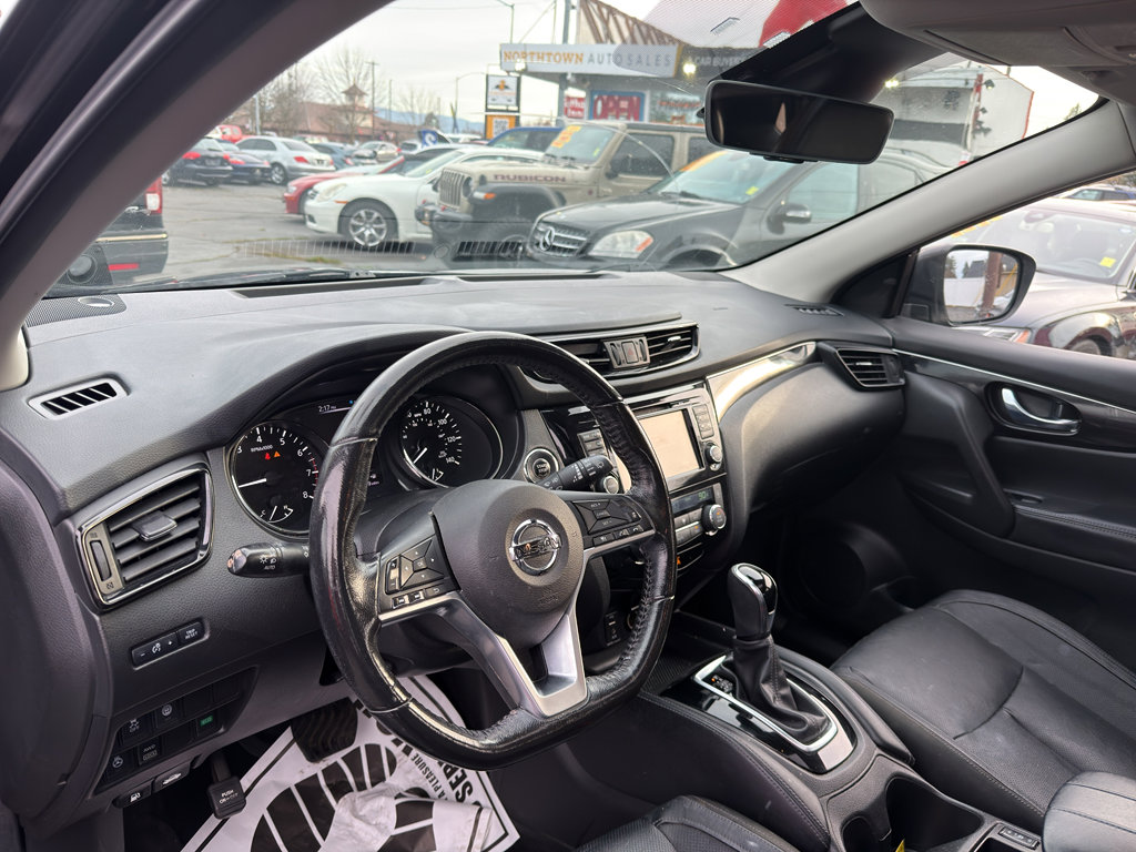 Used 2018 Nissan Rogue Sport SL w/ SL Premium Package image 9
