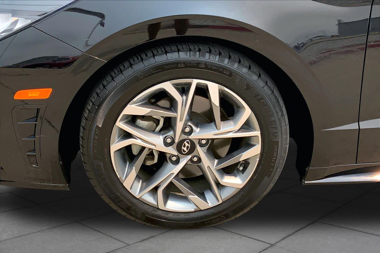 Used 2022 Hyundai Sonata SEL w/ Preferred Accessory Package FWD image 10