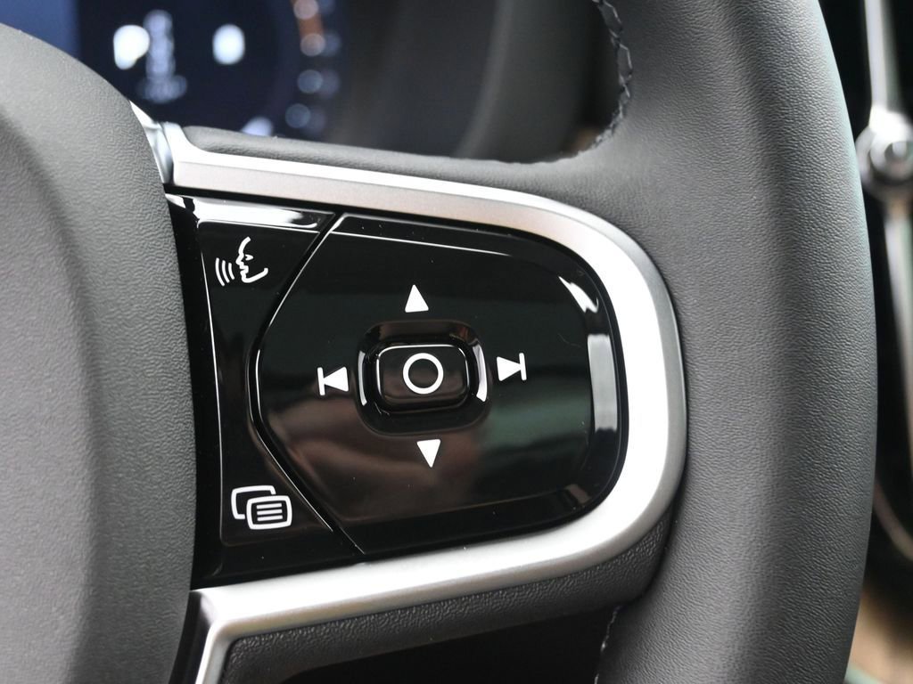 New 2026 Volvo XC60 B5 Plus w/ Protection Package Premier image 11
