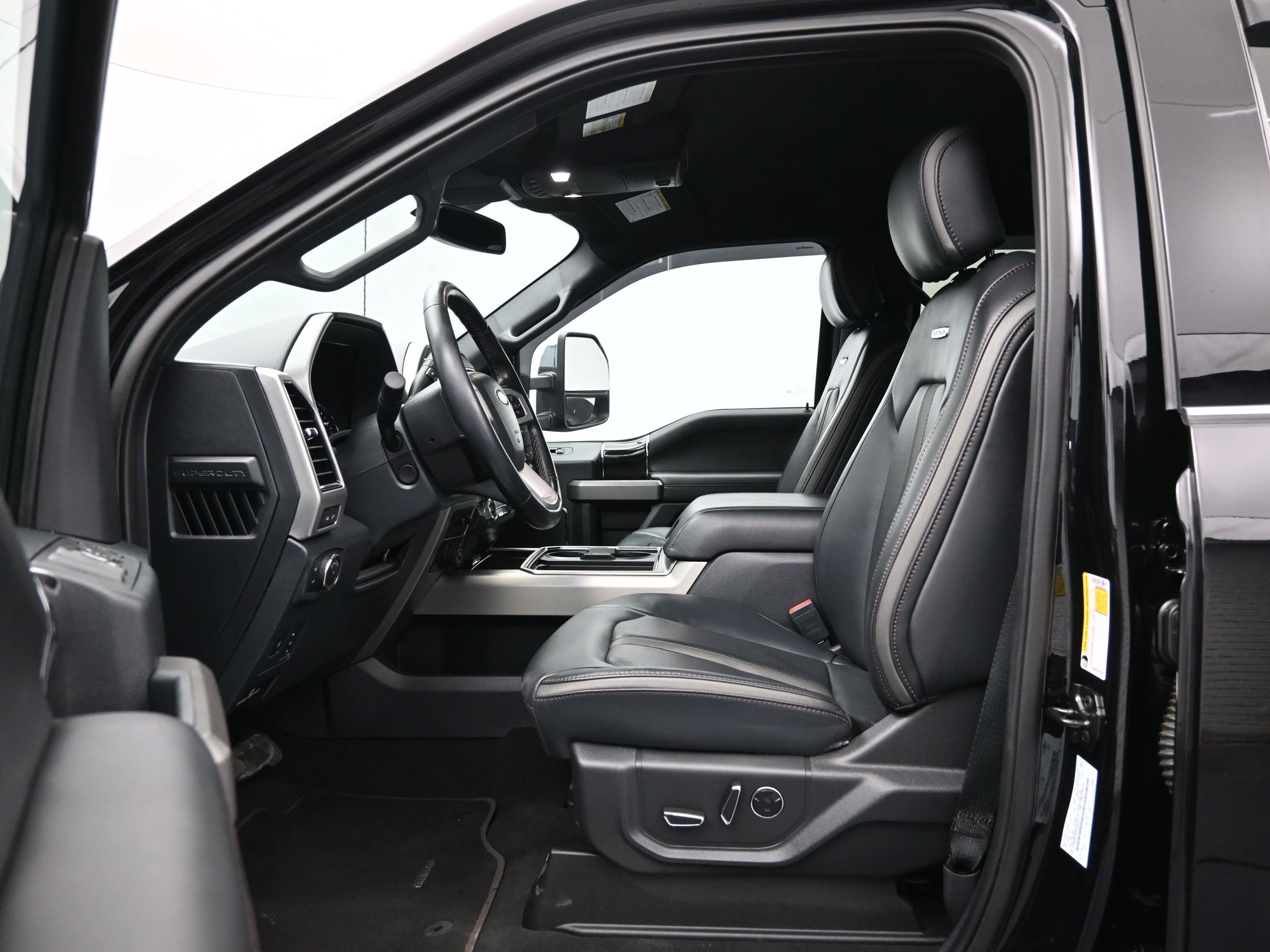 Used 2022 Ford F350 Platinum image 9