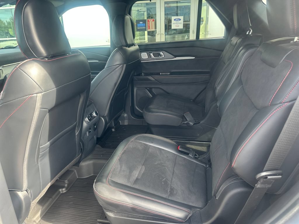 Used 2025 Ford Explorer ST AWD/4WD image 23