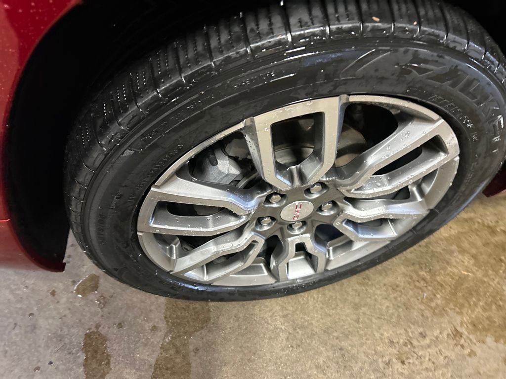 Used 2022 GMC Terrain Denali w/ Denali Premium Package image 10