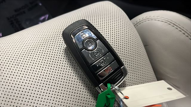 Used 2025 Lincoln Navigator Reserve AWD/4WD image 21