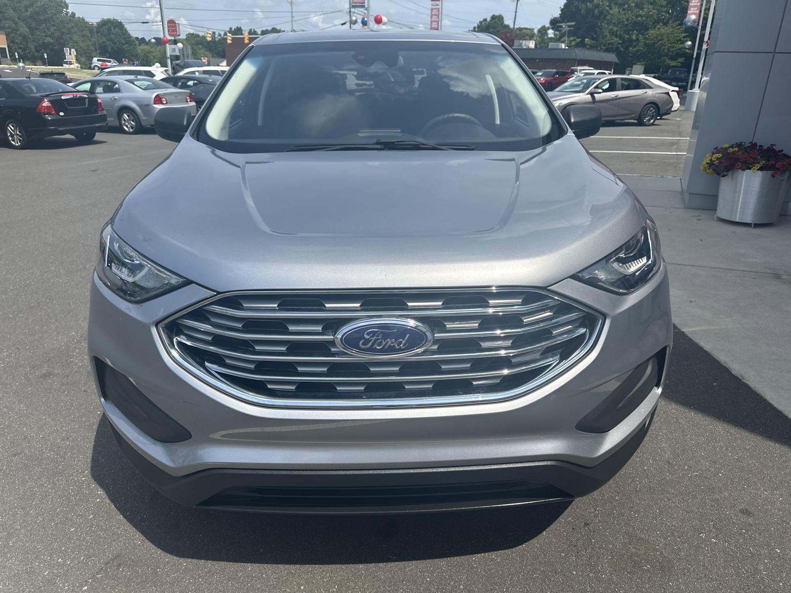 Used 2022 Ford Edge SE image 3
