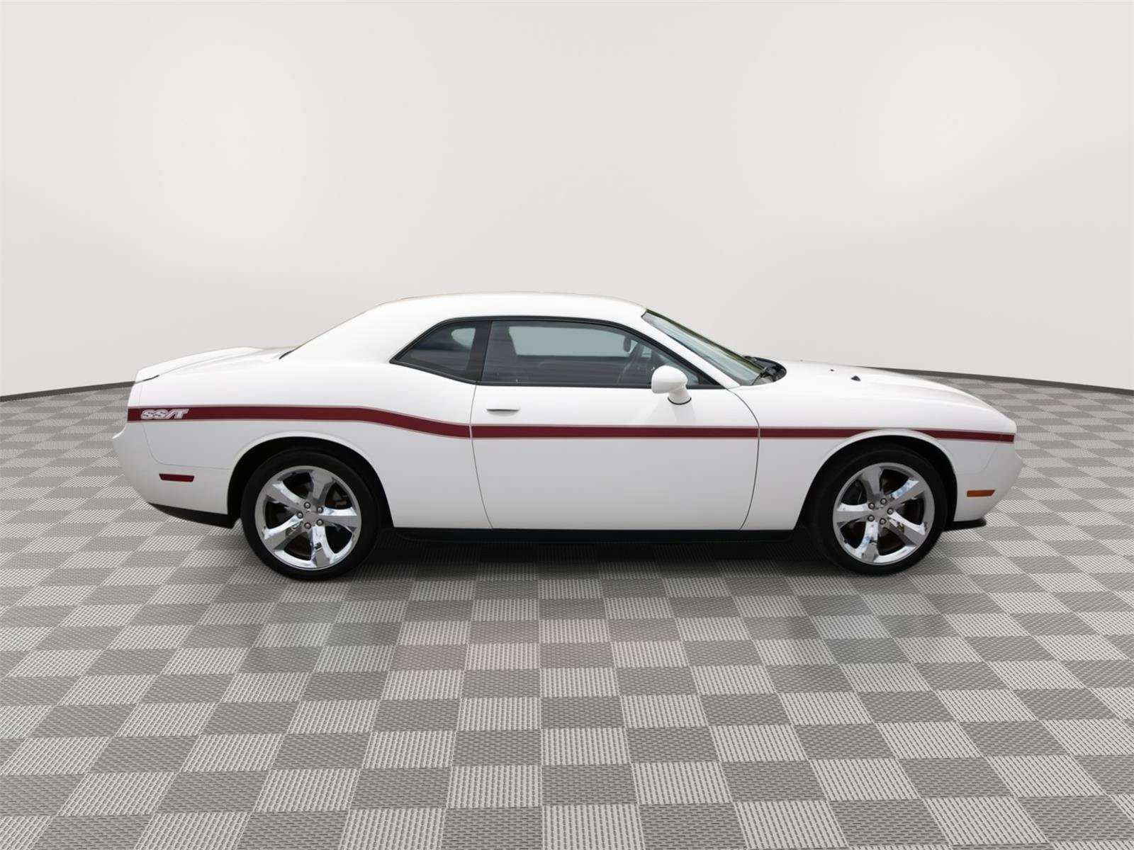 Used 2013 Dodge Challenger SXT Plus RWD image 4