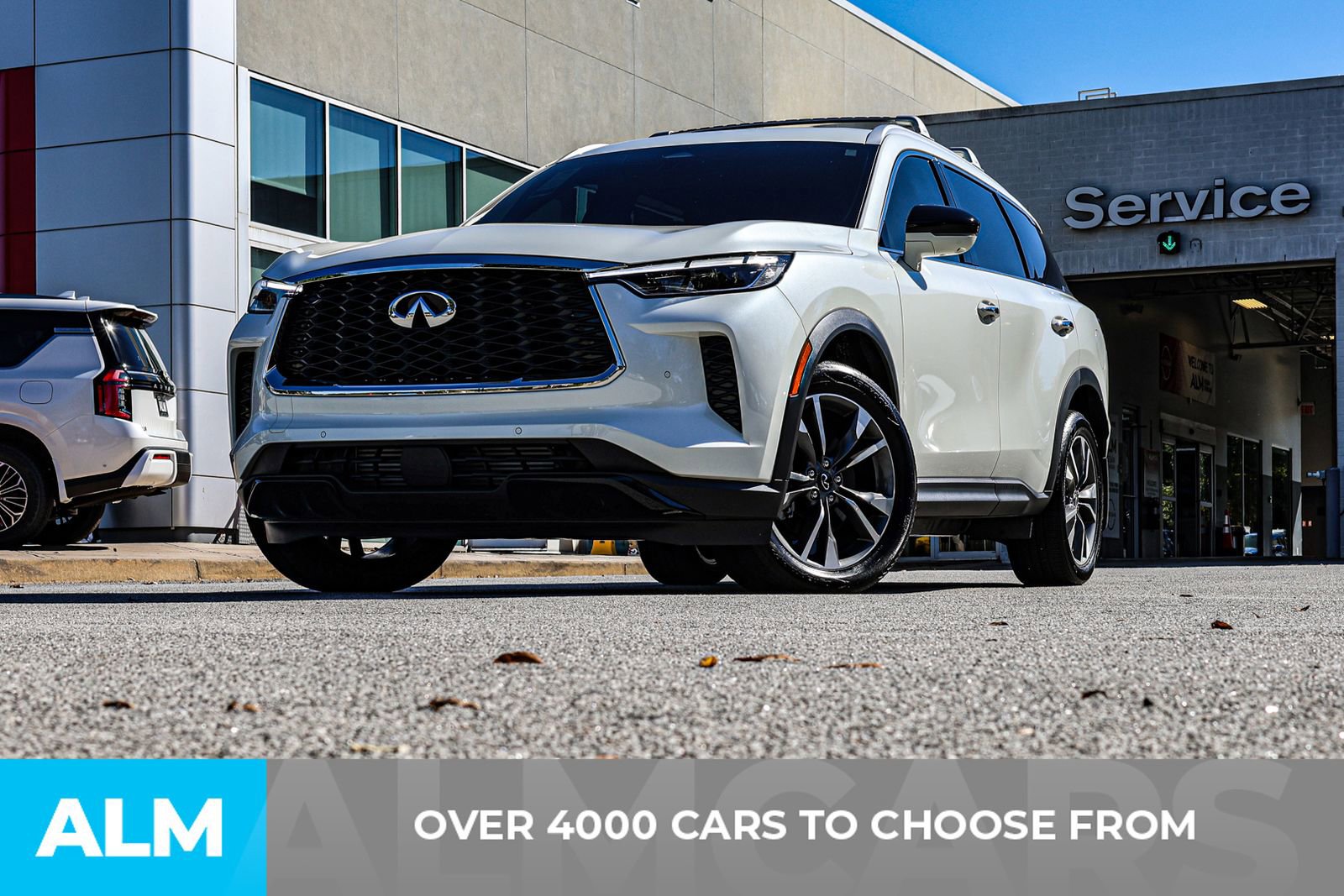 Used 2025 INFINITI QX60 Luxe w/ Cargo Package image 3