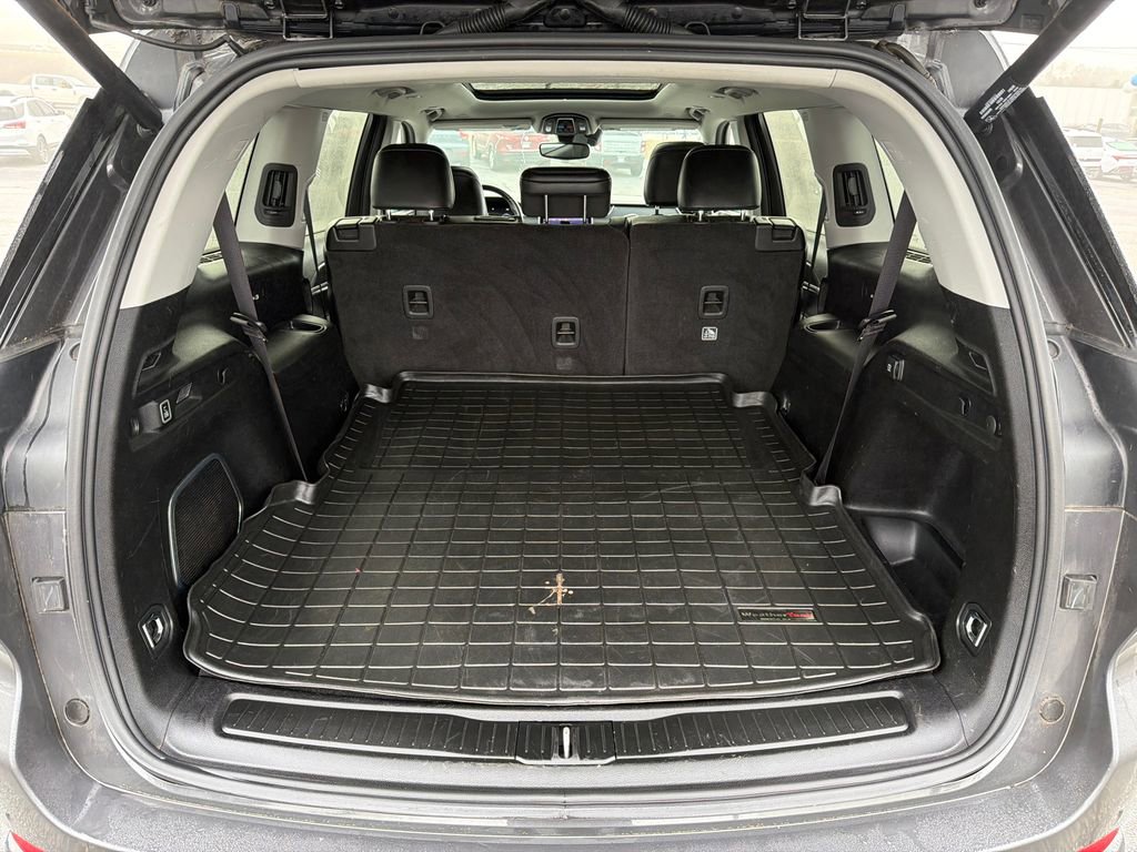 Used 2022 Jeep Grand Cherokee L Limited image 18