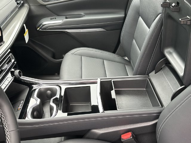 New 2027 Chevrolet Traverse LT FWD image 29