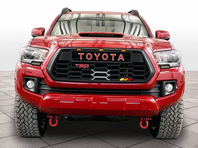 Used 2017 Toyota Tacoma TRD Sport w/ Tow Package AWD/4WD image 3