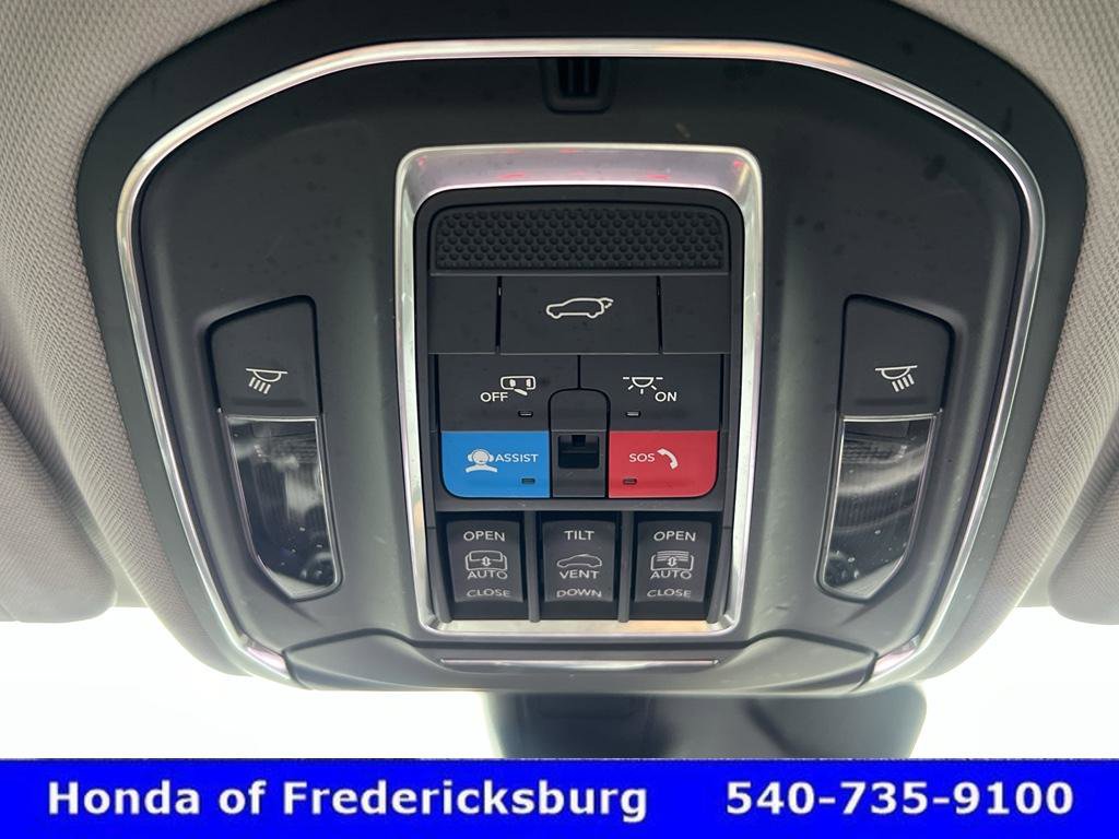 Used 2021 Jeep Grand Cherokee L Limited w/ Trailer Tow Group (B) image 27