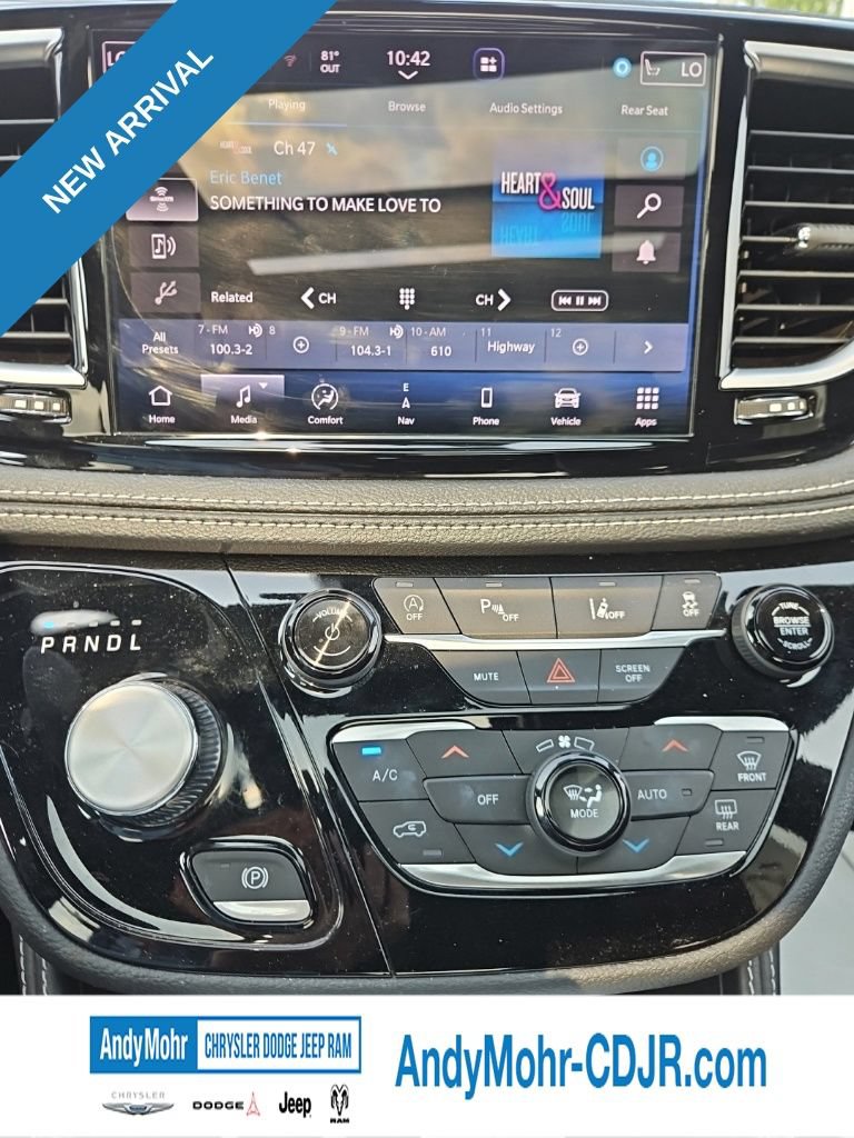 Used 2023 Chrysler Pacifica Limited w/ Uconnect Theater Family Group AWD/4WD image 13