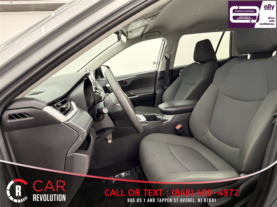 Used 2025 Toyota RAV4 LE AWD/4WD image 18