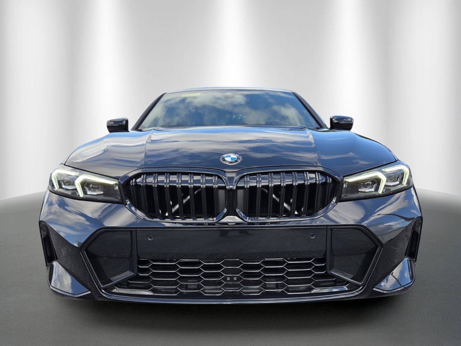 New 2026 BMW 330i Sedan w/ M Sport Package RWD image 2
