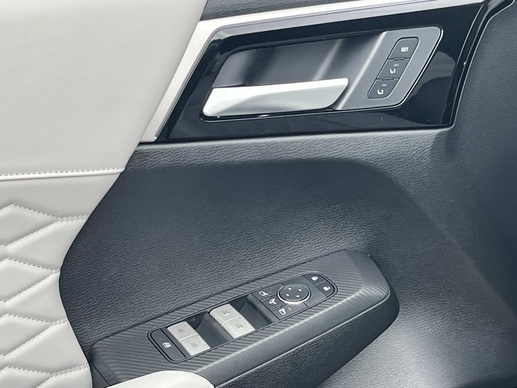 New 2026 Mitsubishi Outlander SEL FWD image 12
