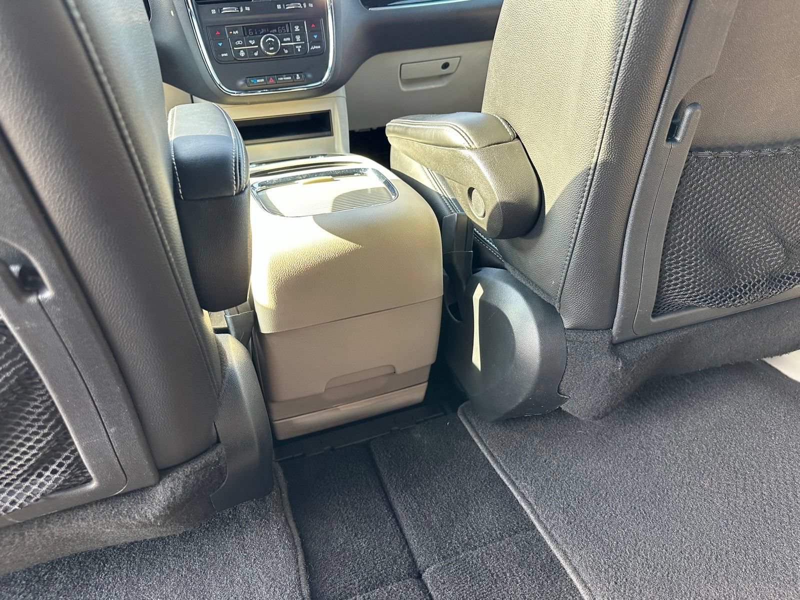 Used 2020 Dodge Grand Caravan SXT w/ Driver Convenience Group FWD image 22