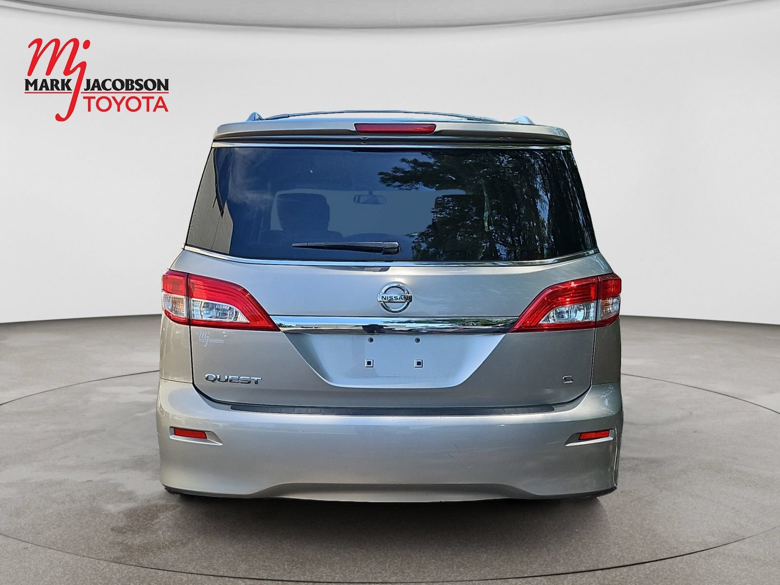Used 2012 Nissan Quest S FWD image 9