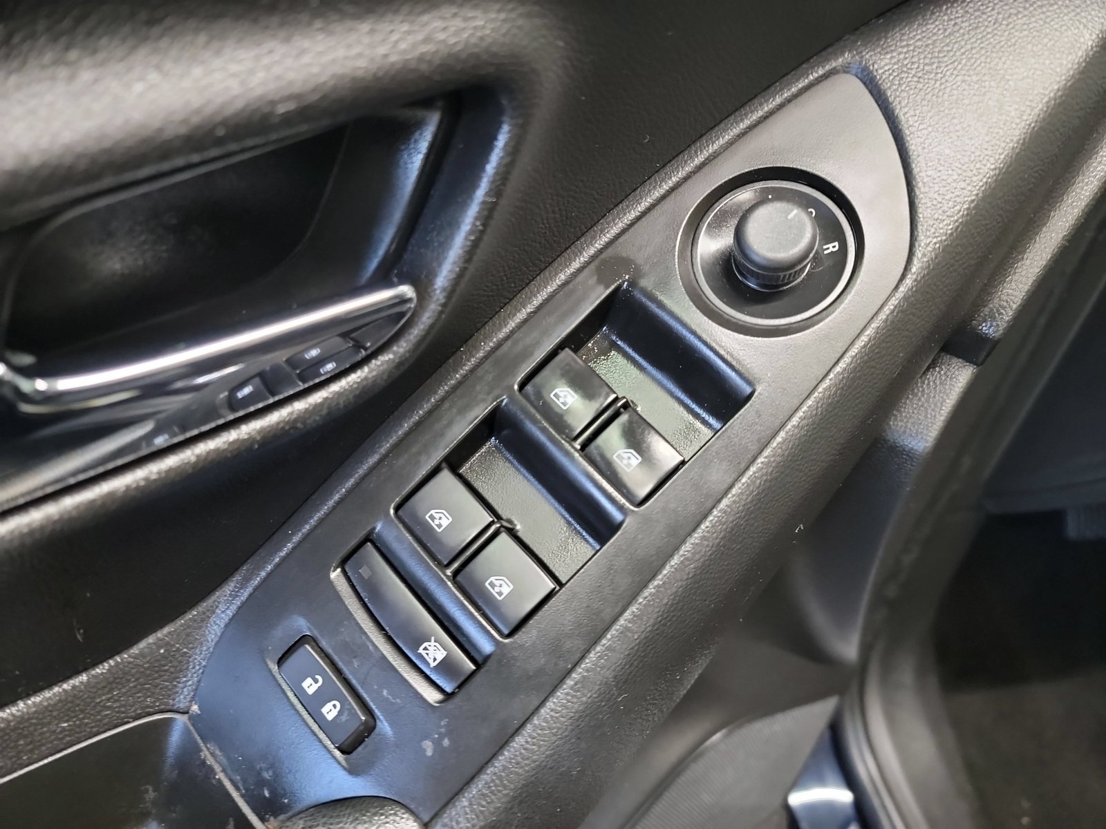 Used 2021 Chevrolet Trax LS w/ Tint and Cruise Package FWD image 14