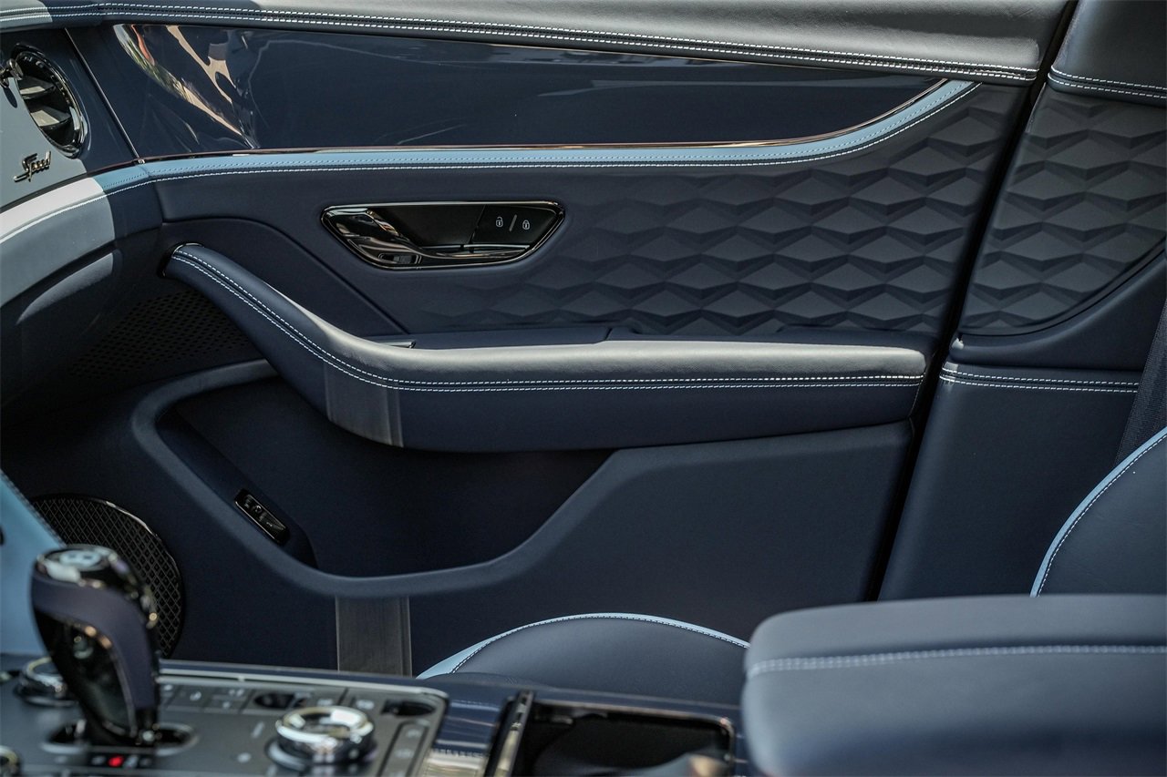 New 2025 Bentley Flying Spur Plug-In Hybrid image 21