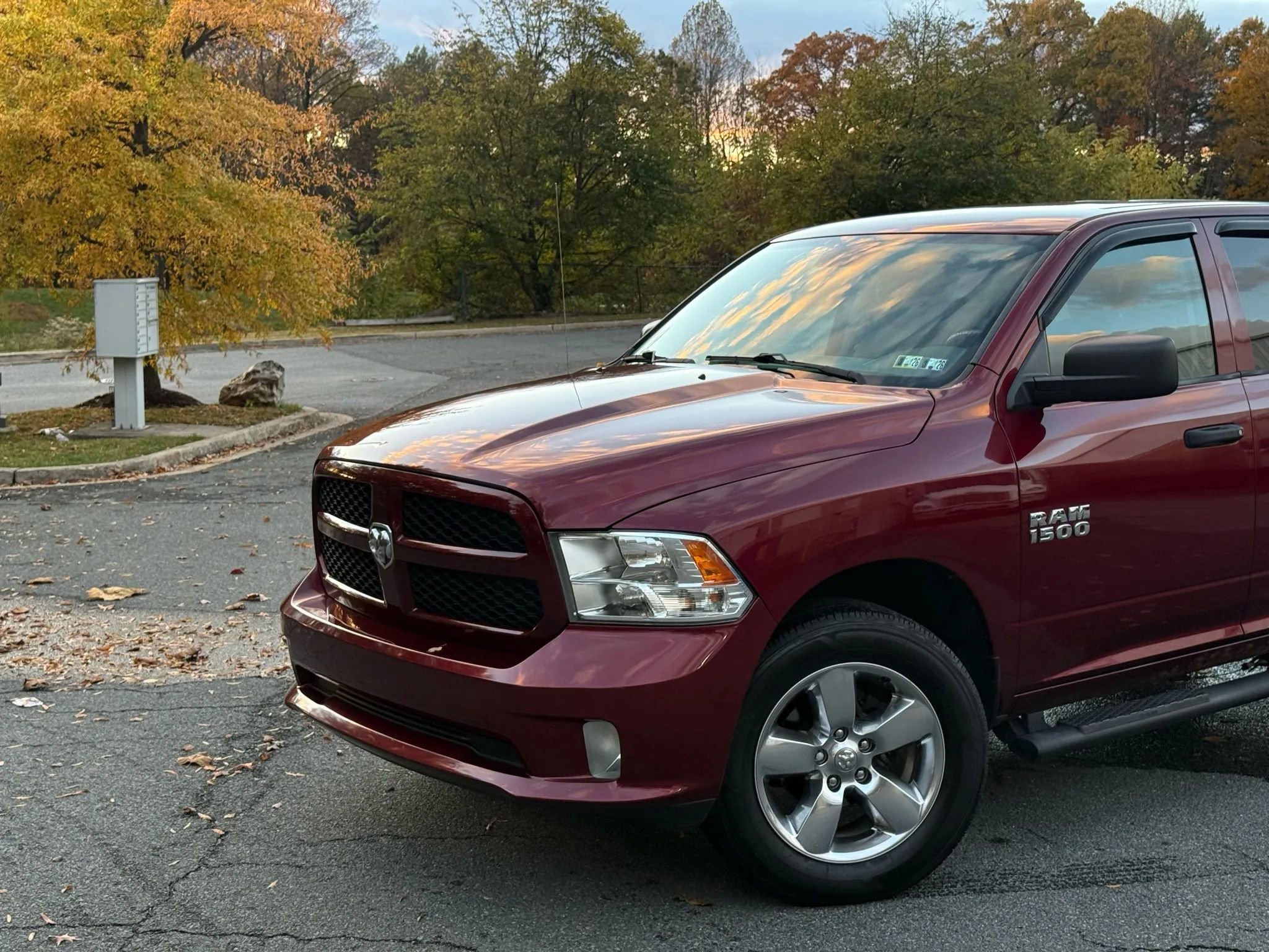 Used 2017 RAM 1500 Express AWD/4WD image 2