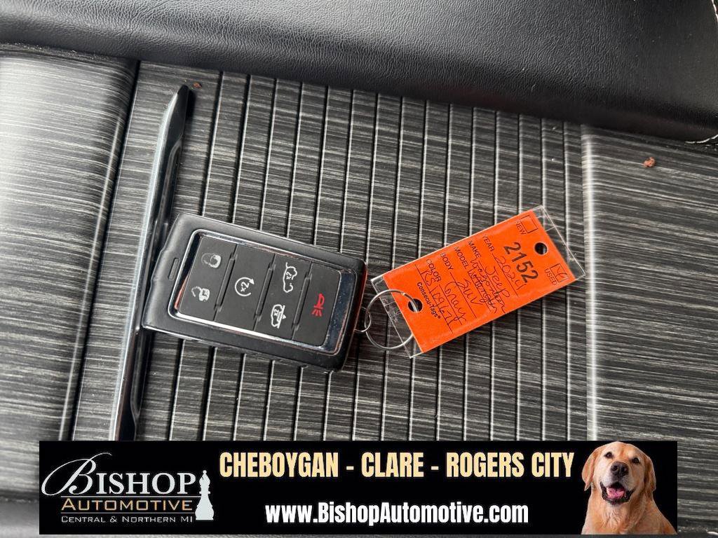 Used 2024 Jeep Wagoneer L Series III w/ Flexible Seating Group image 29