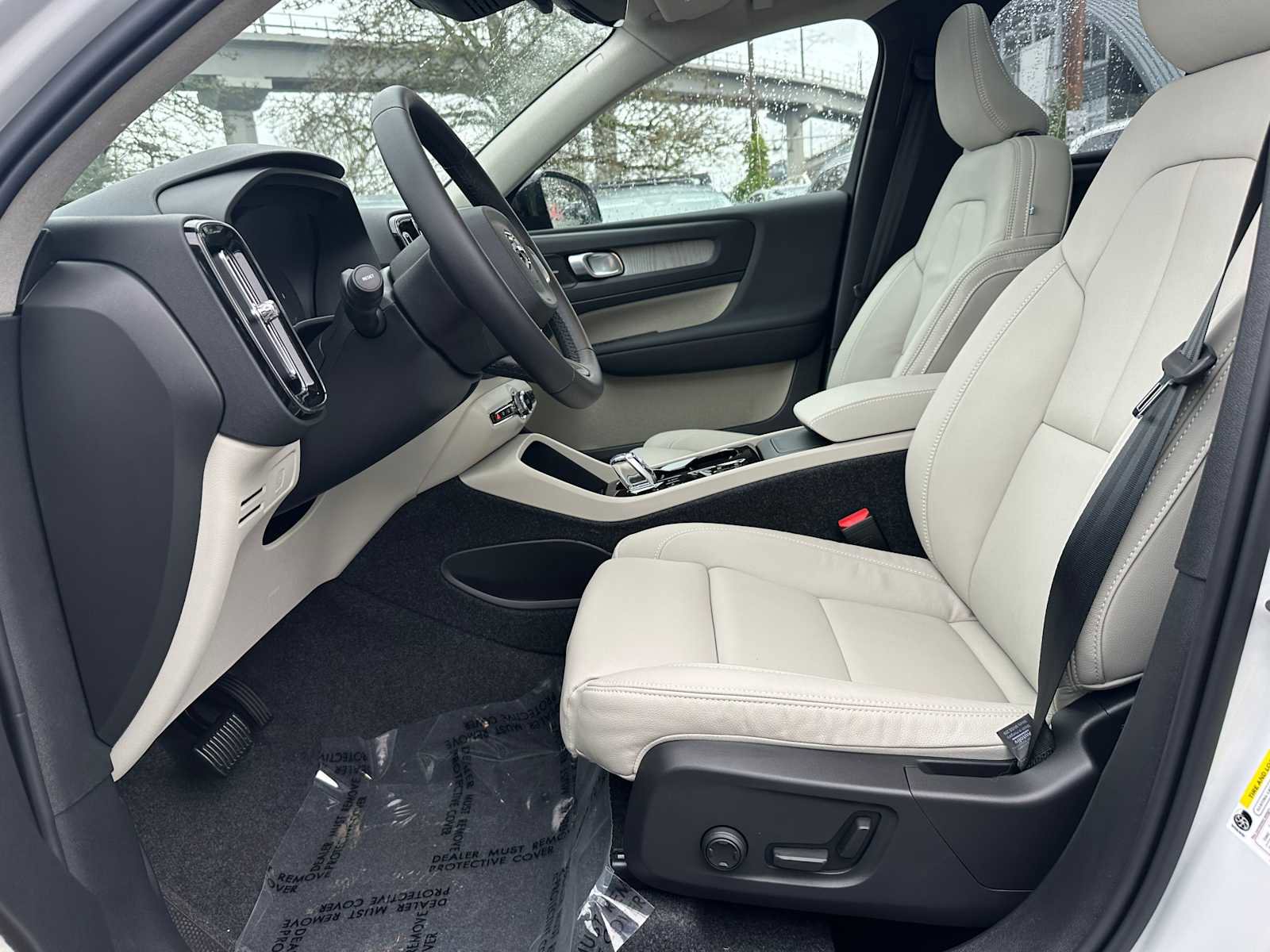 New 2026 Volvo XC40 B5 Ultra w/ Climate Package image 19