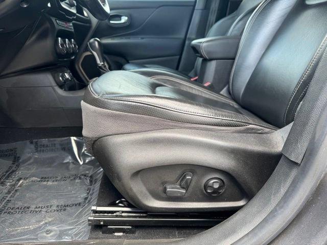 Used 2016 Jeep Renegade Limited AWD/4WD image 5