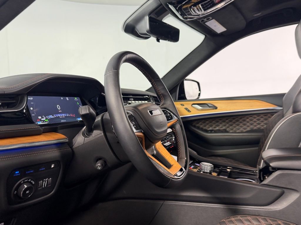 Used 2023 Jeep Grand Cherokee Summit image 26