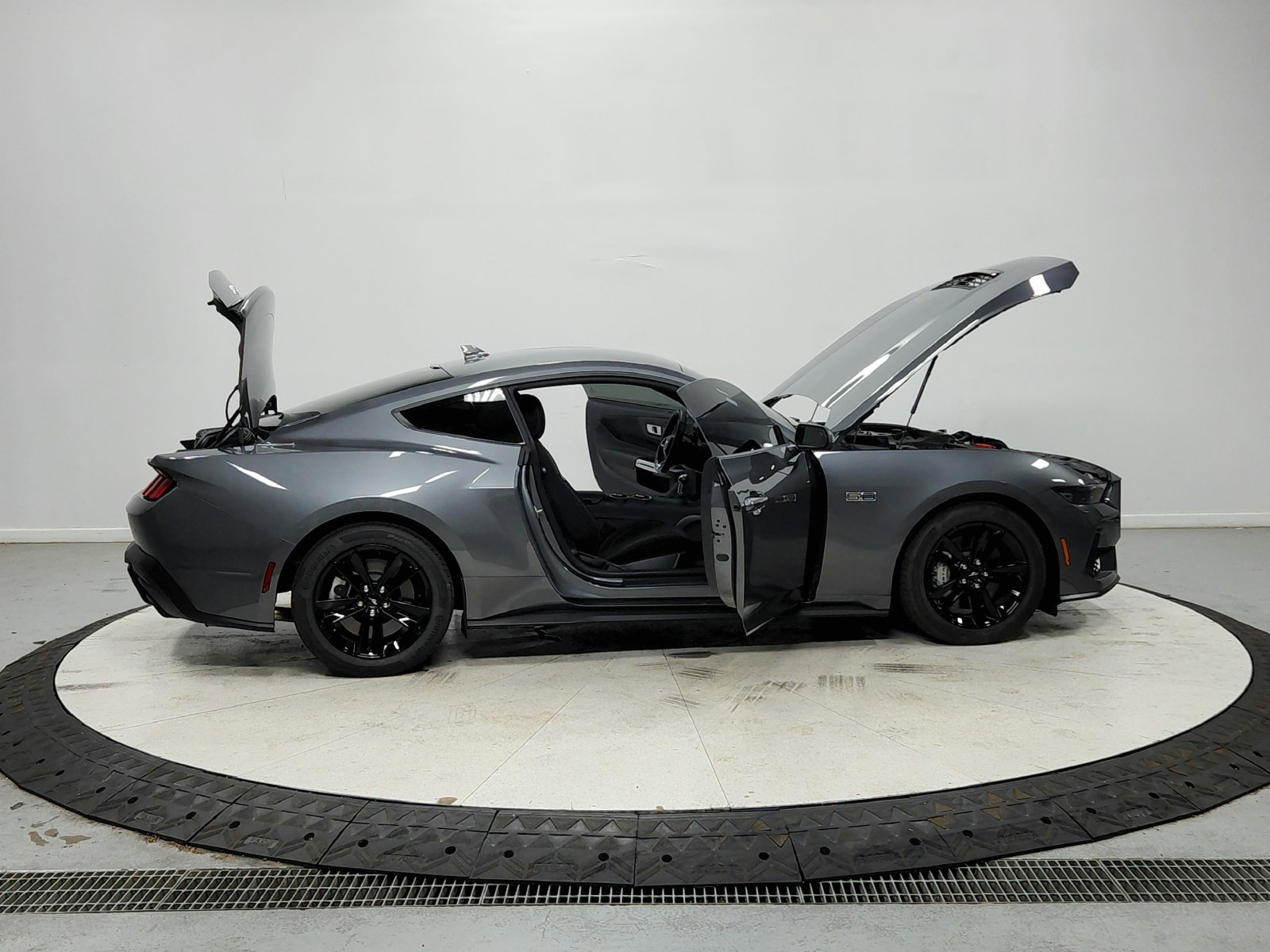 Used 2026 Ford Mustang GT RWD image 17