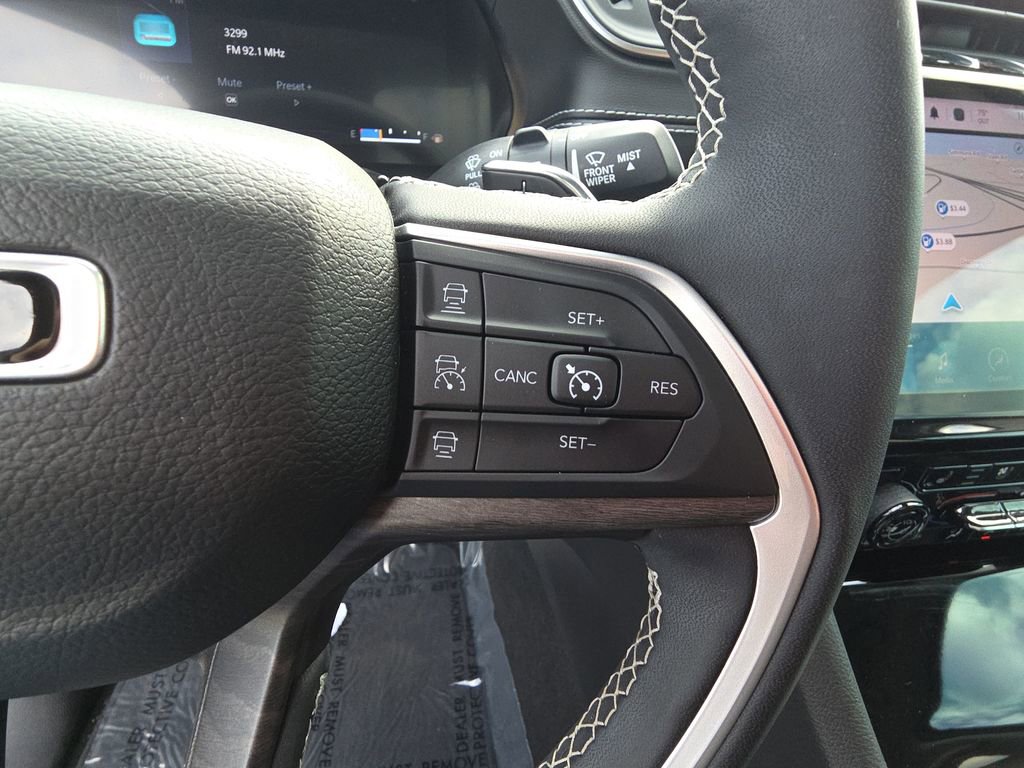 Used 2024 Jeep Grand Cherokee Limited w/ Luxury Tech Group II image 19