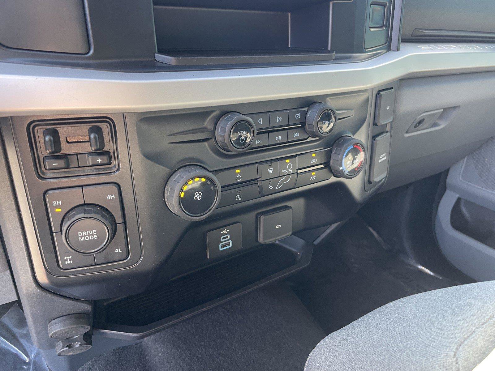 Used 2024 Ford F350 XLT w/ 360-Degree Camera Package AWD/4WD image 19