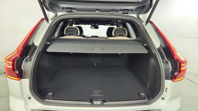 New 2026 Volvo XC60 B5 Plus w/ Climate Package AWD/4WD image 38