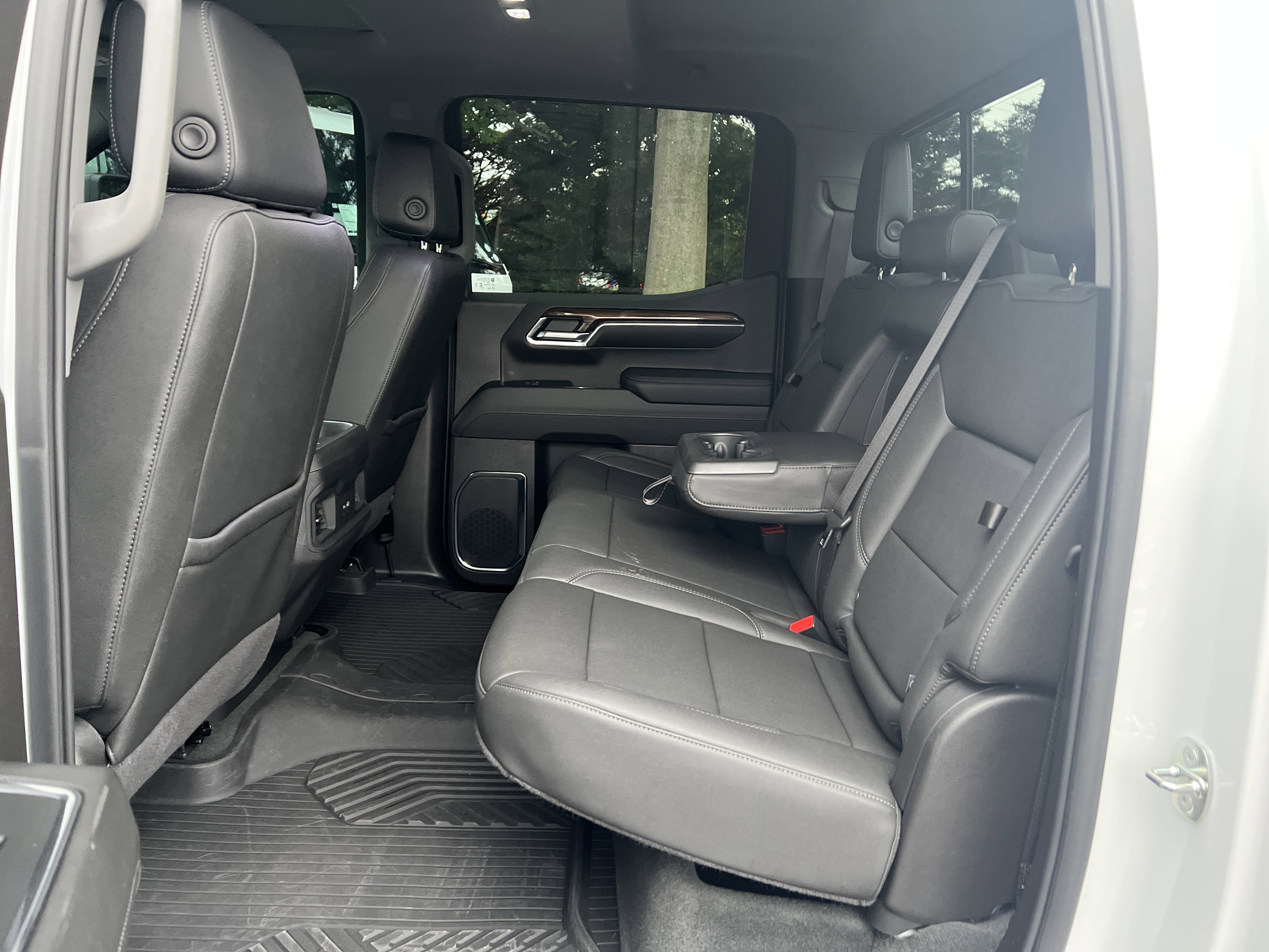 Certified 2024 Chevrolet Silverado 1500 LT Trail Boss w/ Convenience Package II image 31