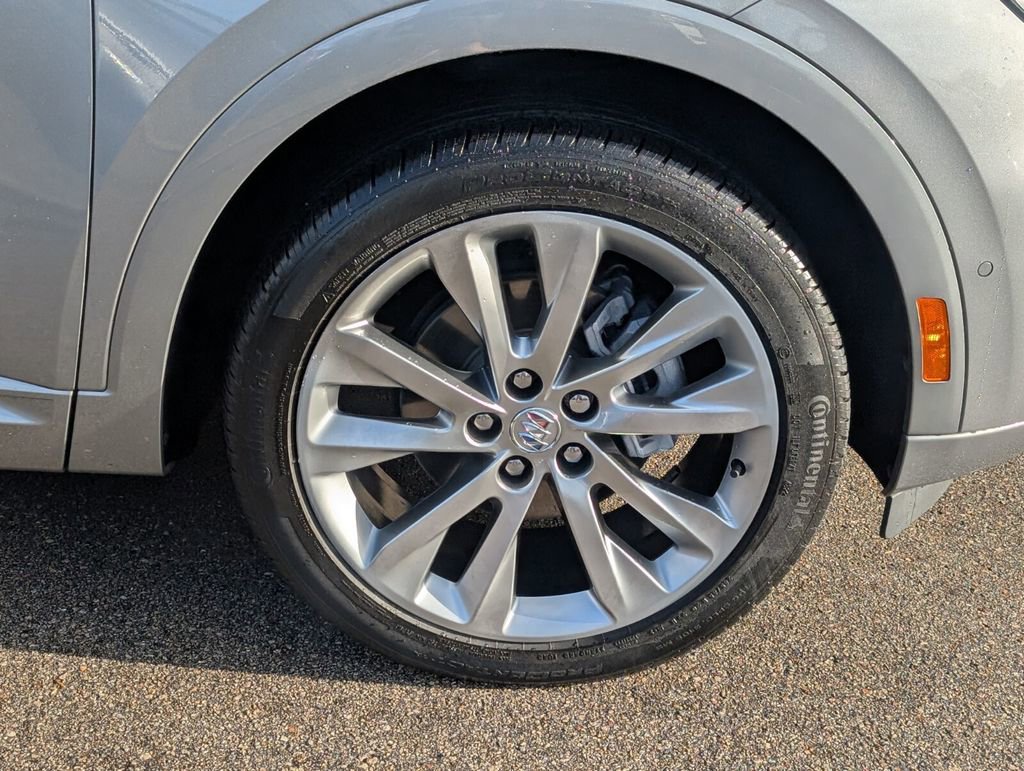 Used 2023 Buick Envision Avenir image 9