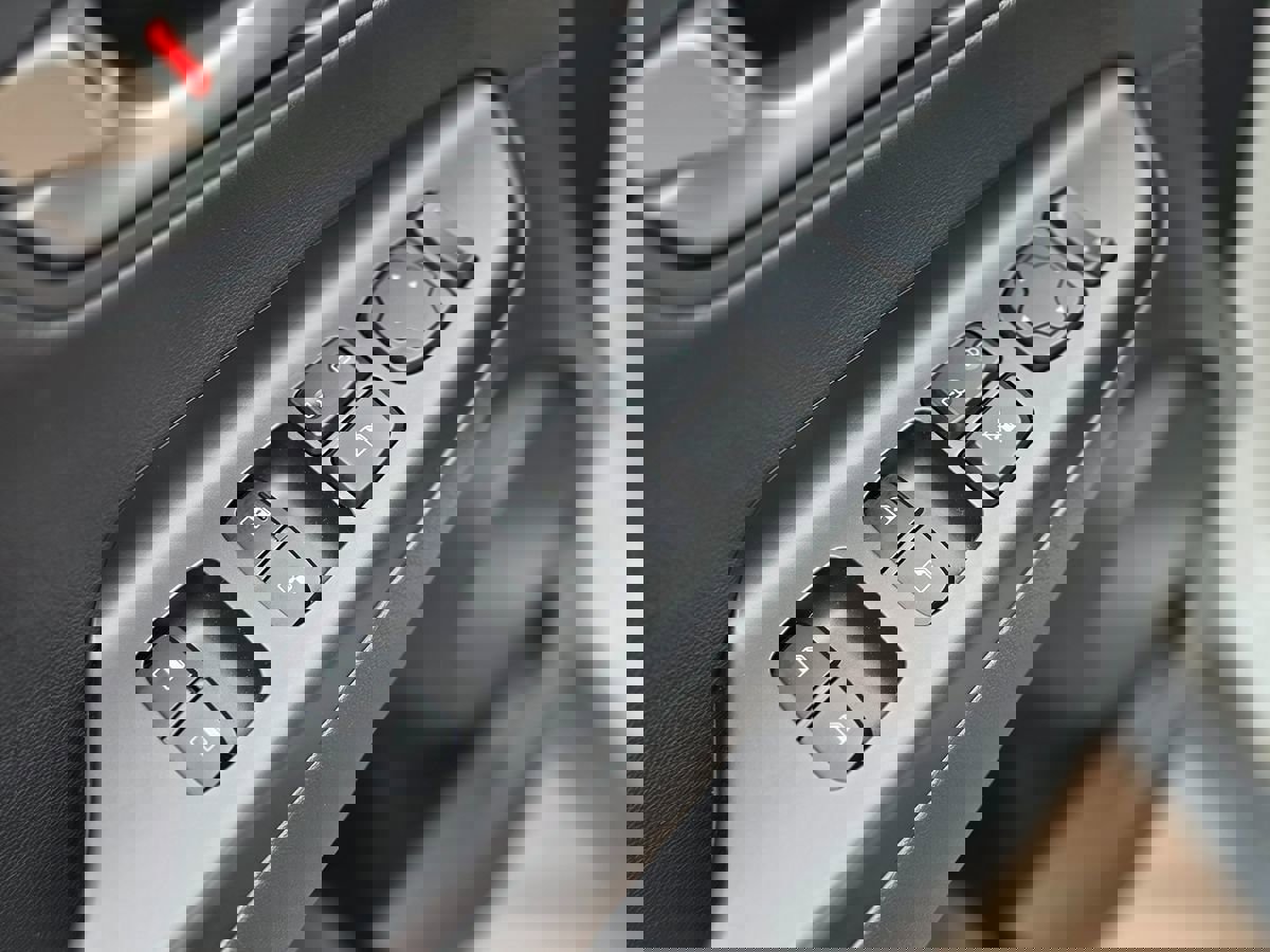 Used 2019 Hyundai Kona Limited image 30