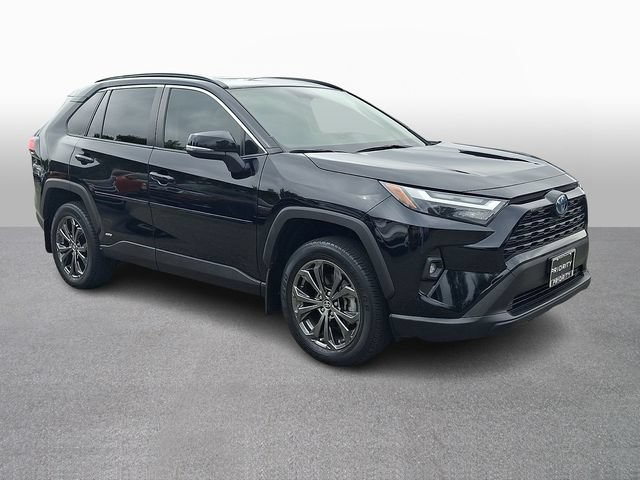 Certified 2022 Toyota RAV4 XLE Premium AWD/4WD image 3