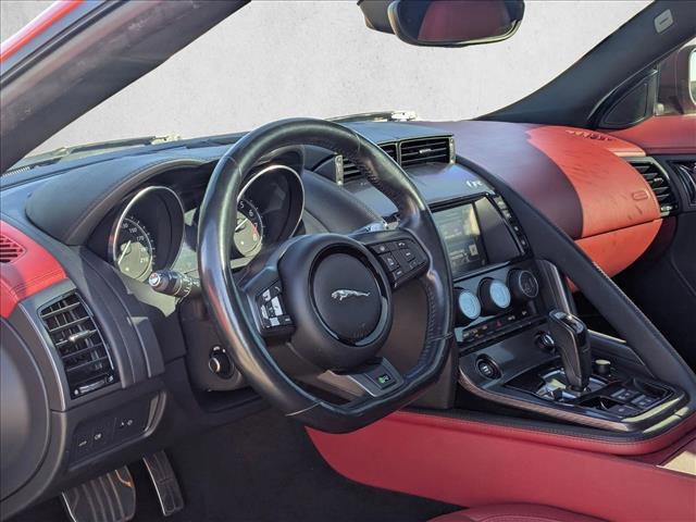 Used 2016 Jaguar F-TYPE R image 10