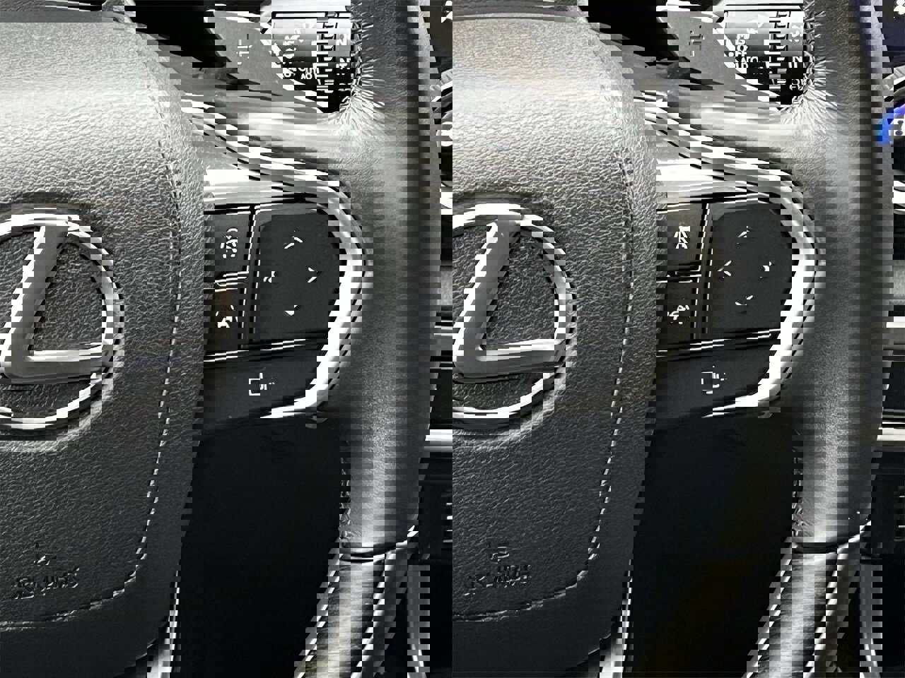 Used 2024 Lexus RX 450h AWD w/ Luxury Package image 14