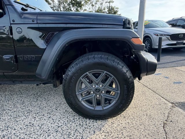 Used 2024 Jeep Wrangler Unlimited Sport AWD/4WD image 6