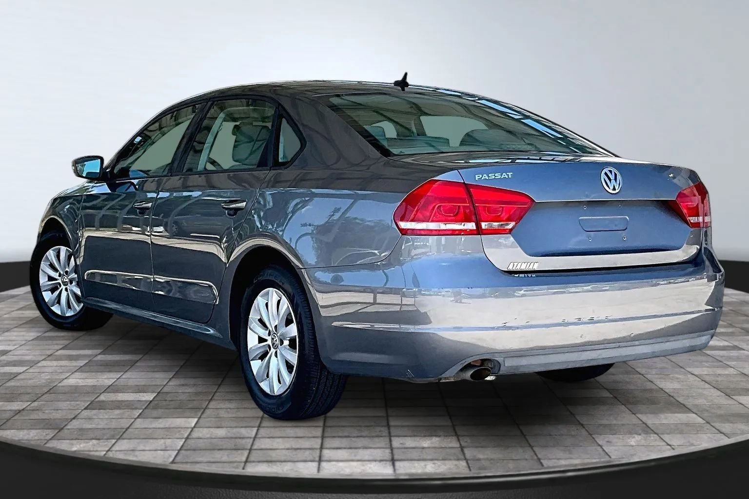 Used 2013 Volkswagen Passat 2.5 S FWD image 4