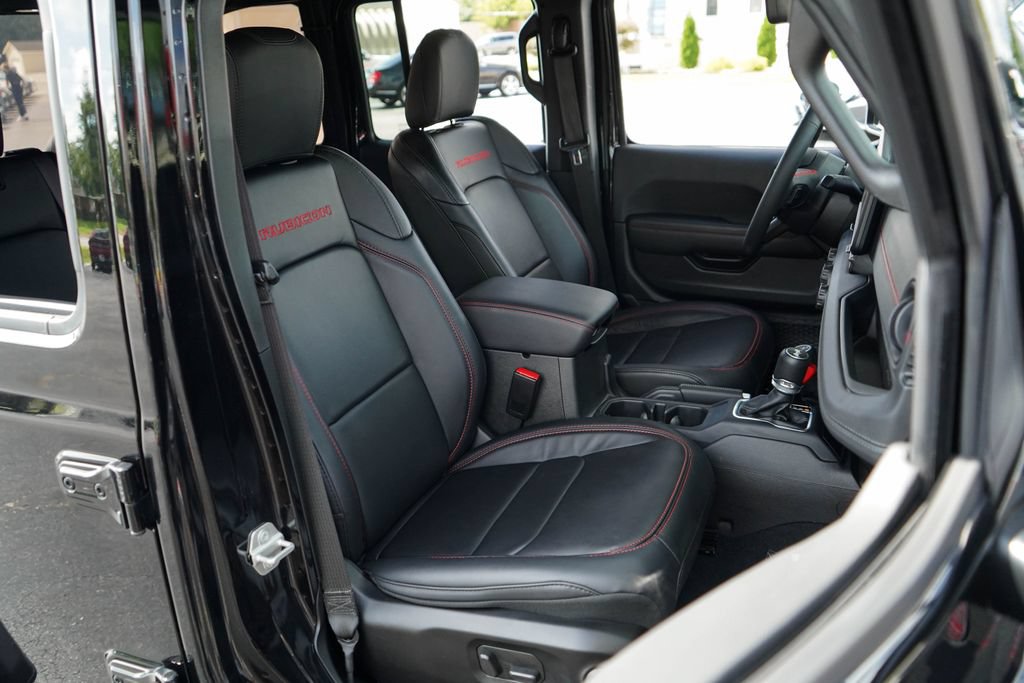 Used 2024 Jeep Wrangler Unlimited Rubicon w/ Technology Group AWD/4WD image 12
