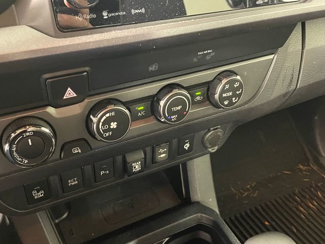 Used 2019 Toyota Tacoma TRD Off-Road AWD/4WD image 8