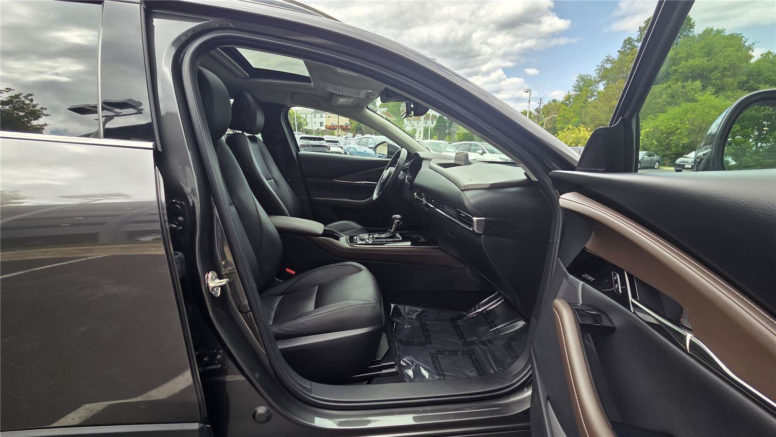 Used 2020 MAZDA CX-30 AWD w/ Premium Package image 32