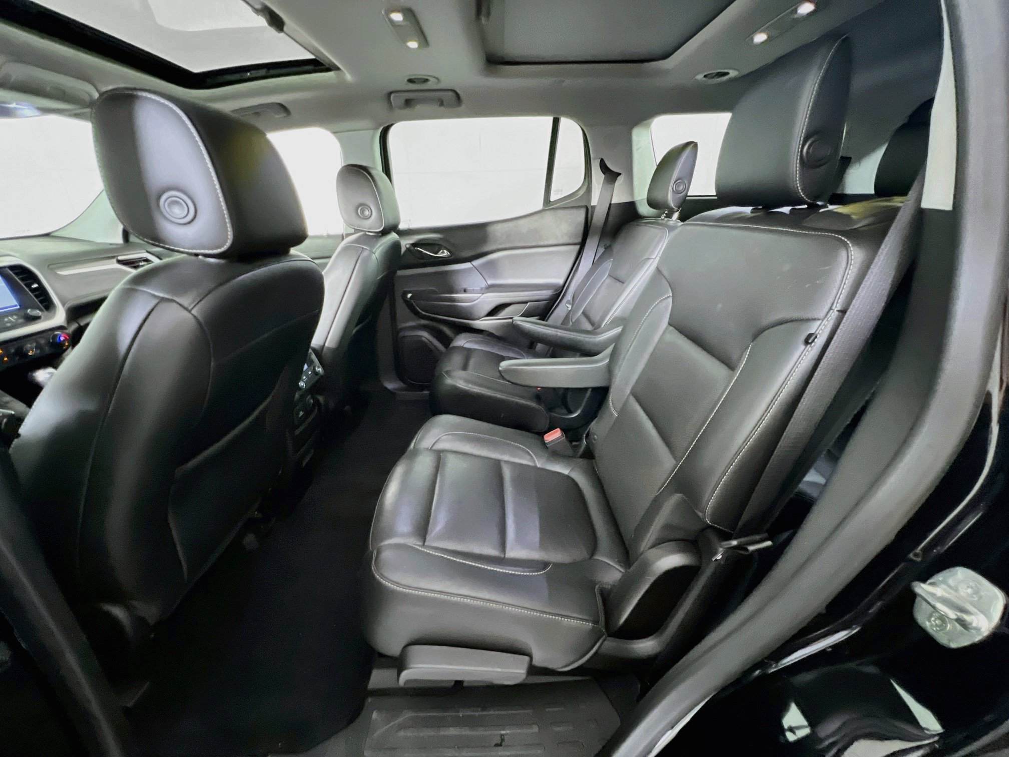 Used 2019 GMC Acadia SLT w/ LPO, Floor Liner Package AWD/4WD image 26