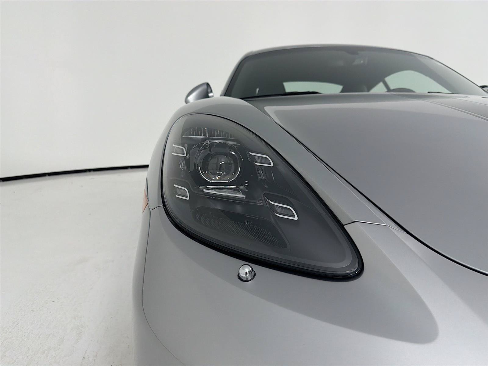Used 2024 Porsche 718 Cayman w/ Premium Package RWD image 28