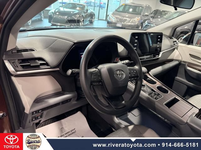 Certified 2023 Toyota Sienna LE FWD image 12
