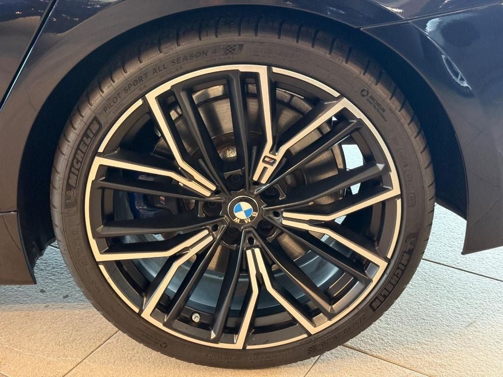Used 2022 BMW M550i xDrive w/ Dynamic Handling Package AWD/4WD image 8
