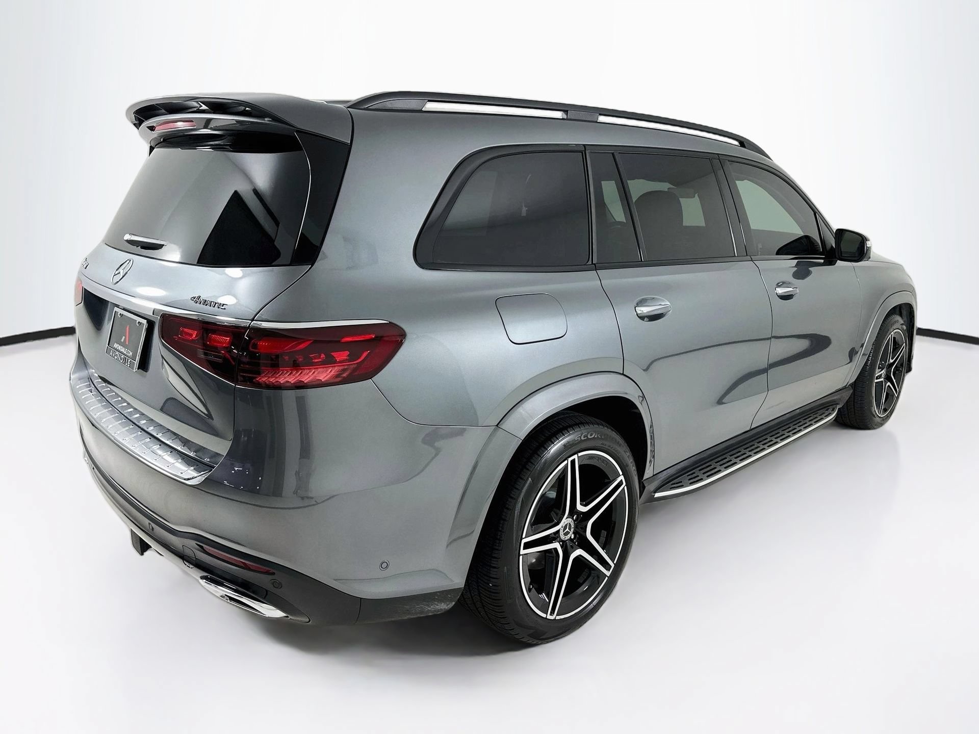 Used 2024 Mercedes-Benz GLS 450 4MATIC image 8