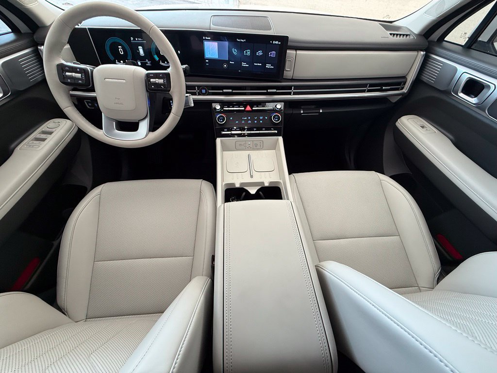 Used 2025 Hyundai Santa Fe SEL FWD image 12