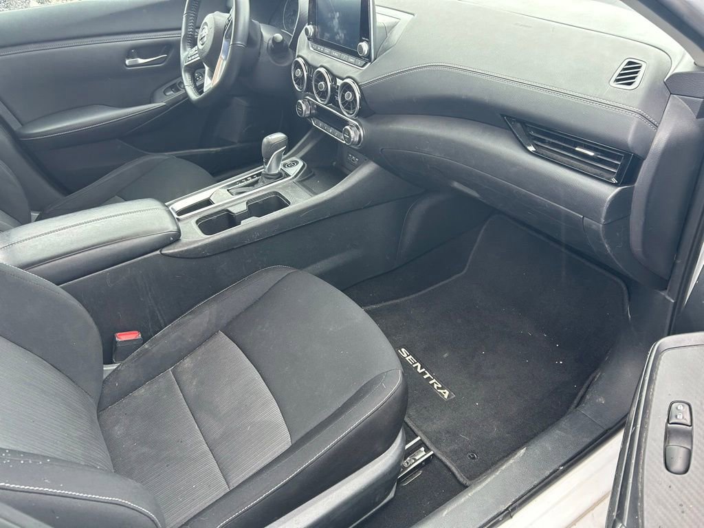 Used 2021 Nissan Sentra SV FWD image 12
